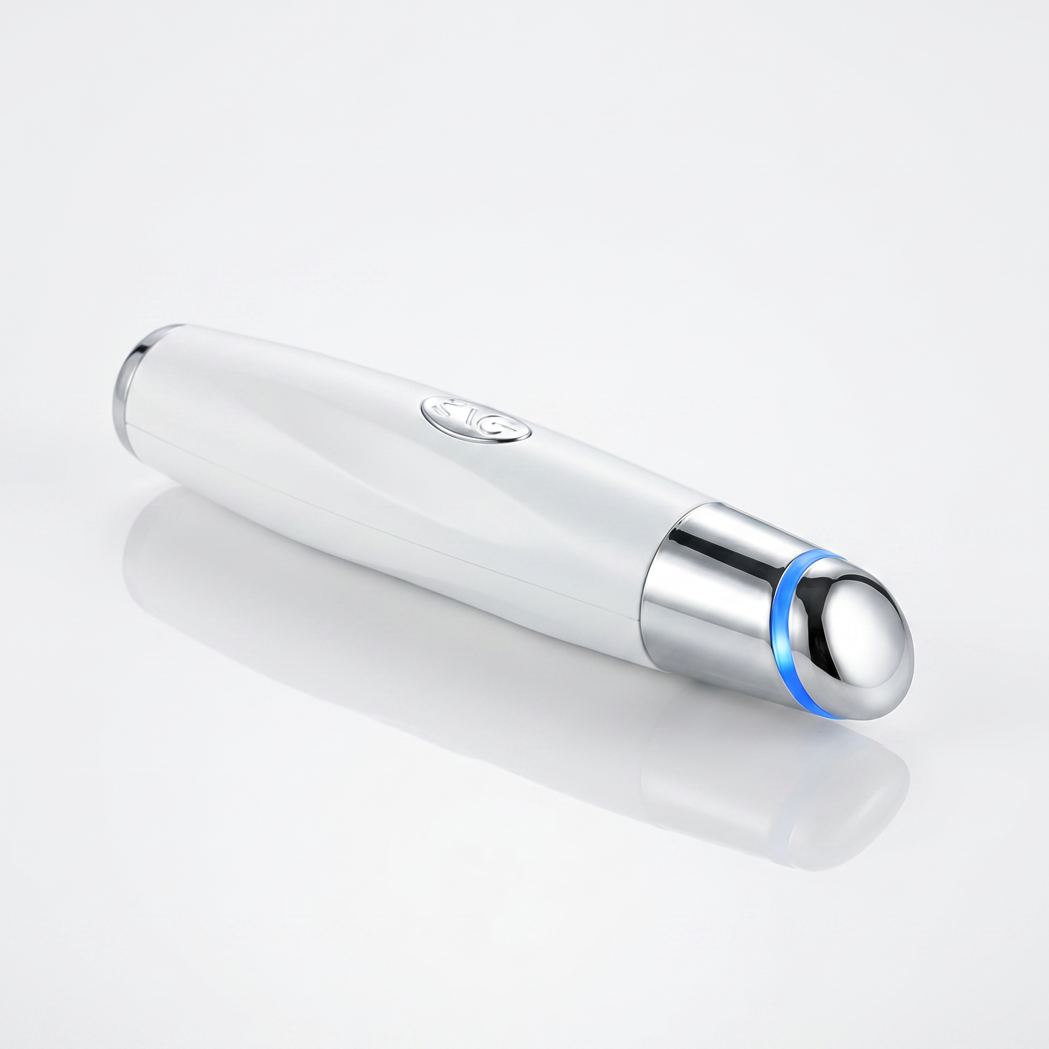 Eye Revival eye massager - three-quarter angle